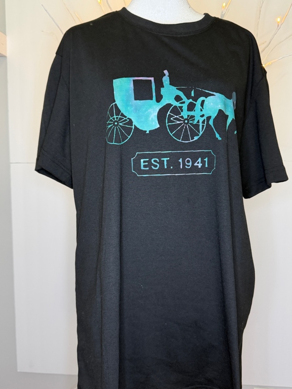 Coach NWOT T-shirt size large black w/teal blue
Carriage/horse design!